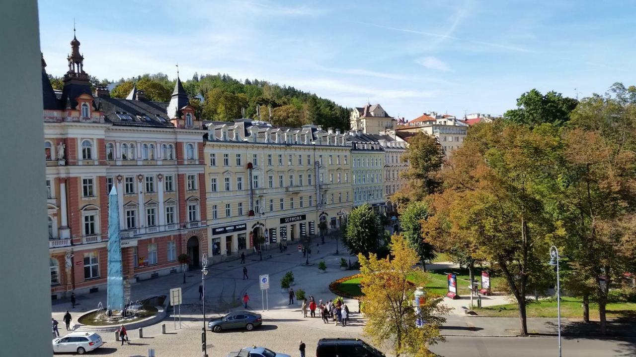 City Centre Apartment Demio Κάρλοβι Βάρι Εξωτερικό φωτογραφία