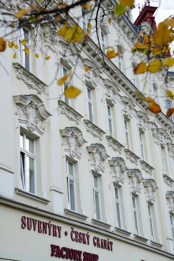 City Centre Apartment Demio Κάρλοβι Βάρι Εξωτερικό φωτογραφία