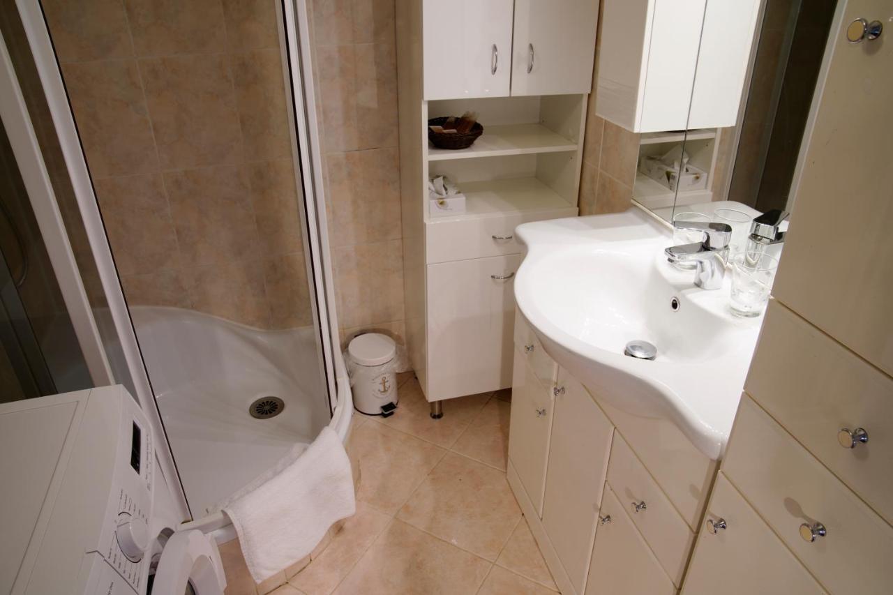 City Centre Apartment Demio Κάρλοβι Βάρι Εξωτερικό φωτογραφία